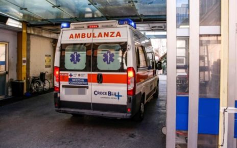 ambulanza pronto soccorso ansa